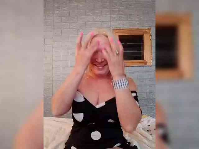LizSage webcam