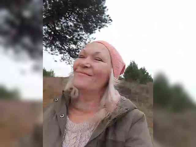 LizSage webcam