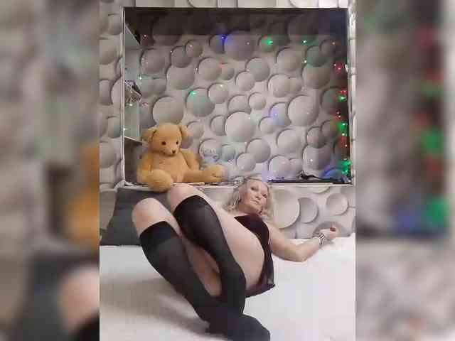 LizSage webcam