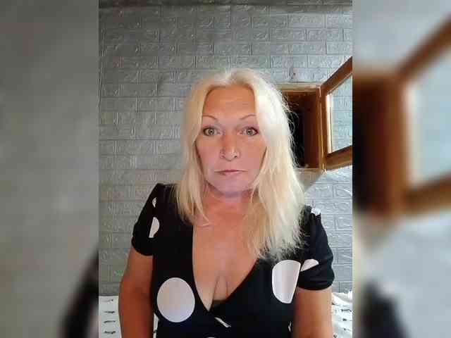 LizSage webcam