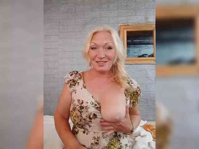 LizSage webcam