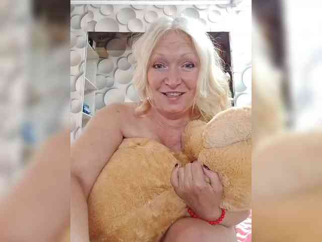 LizSage webcam