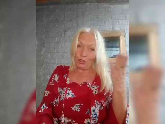 LizSage webcam