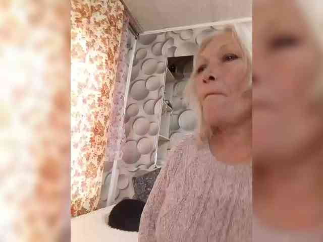 LizSage webcam