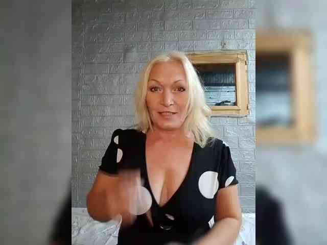 LizSage webcam