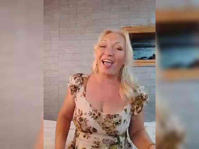 LizSage webcam