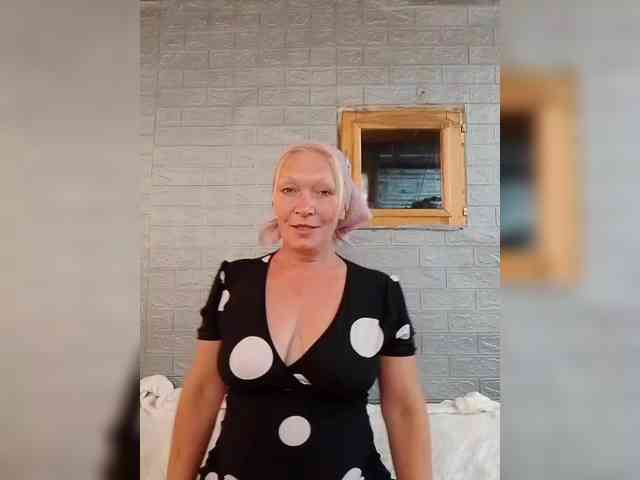 LizSage webcam