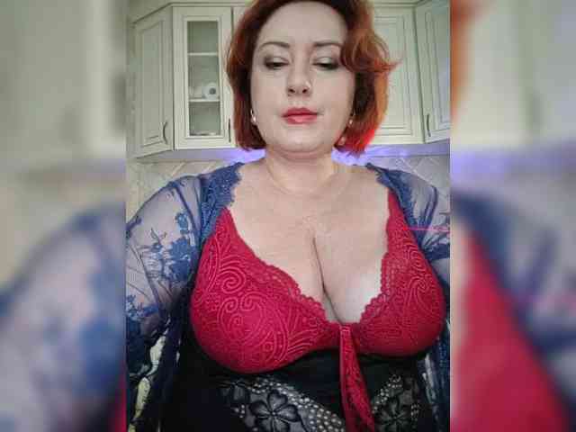 lustful-mom Live Webcam on BongaCams