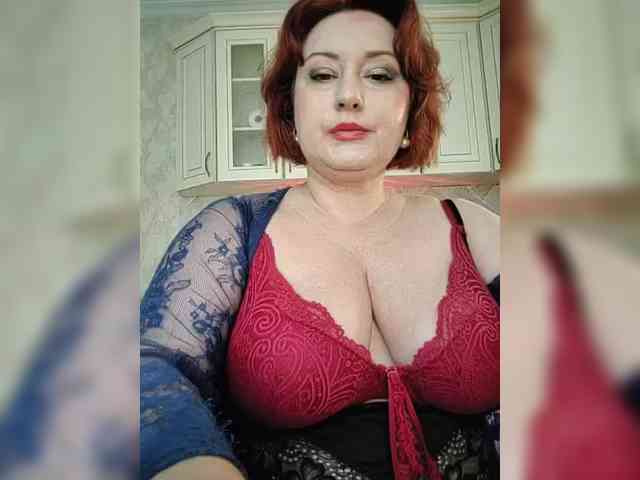 lustful-mom Live Webcam on BongaCams