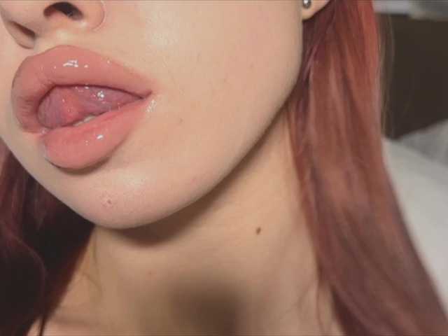 Mzxhhh's BongaCams show and profile