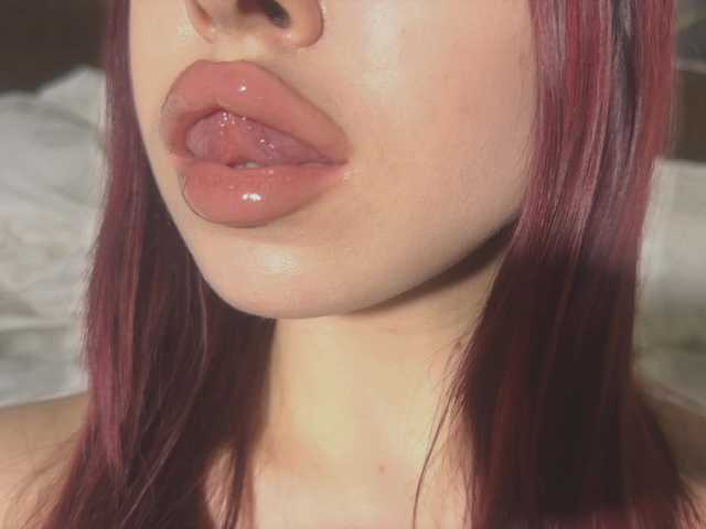 Mzxhhh's BongaCams show and profile