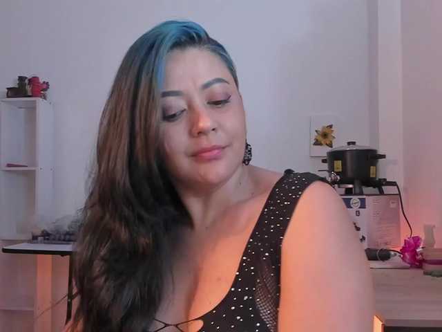 lauratoro live sex show