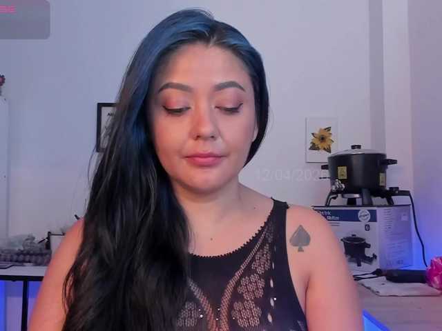 Lauratoro's BongaCams show and profile