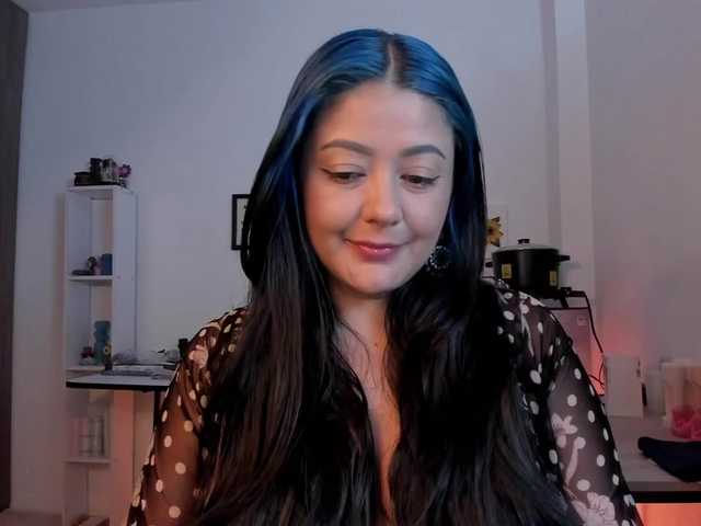 Lauratoro's BongaCams show and profile