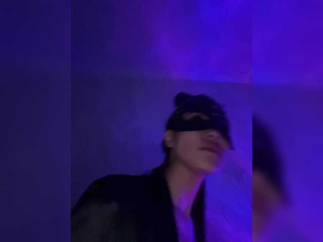 XXXklsdf's BongaCams show and profile