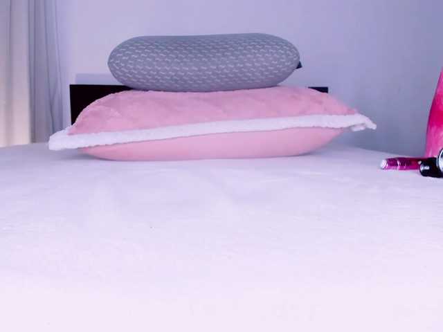 AnaXo's BongaCams show and profile