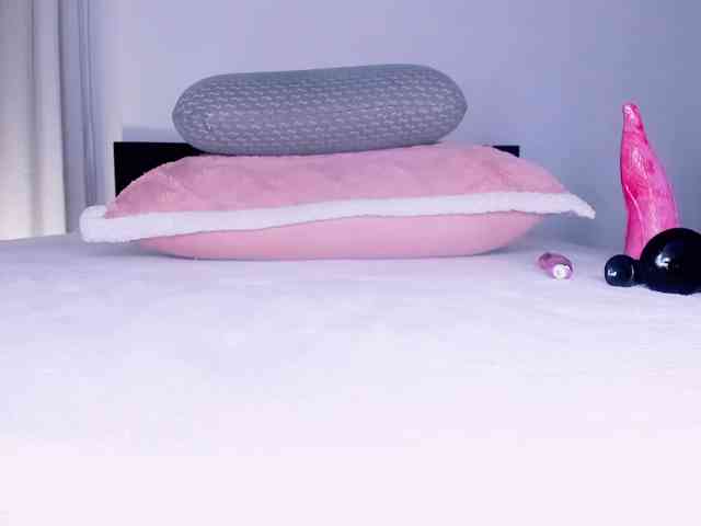 Goddessdollxo webcam