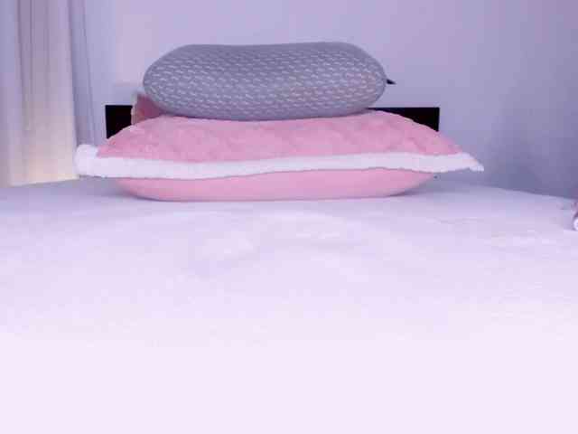 Goddessdollxo webcam