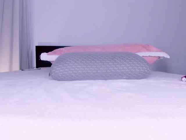 Goddessdollxo webcam