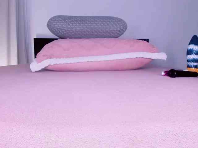 Goddessdollxo webcam