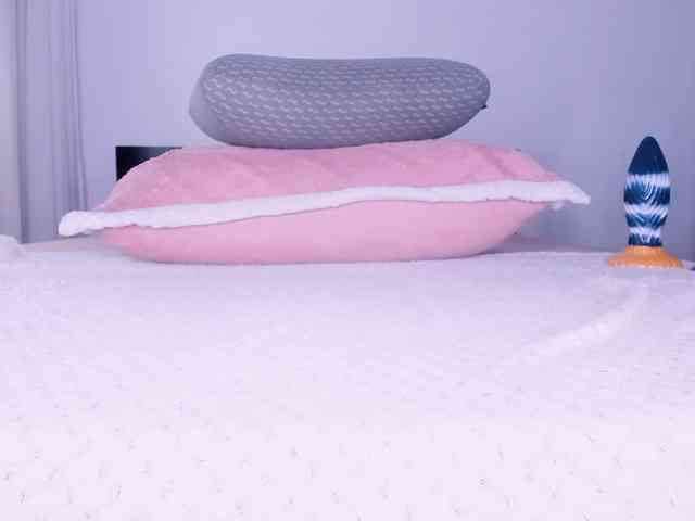 Goddessdollxo webcam