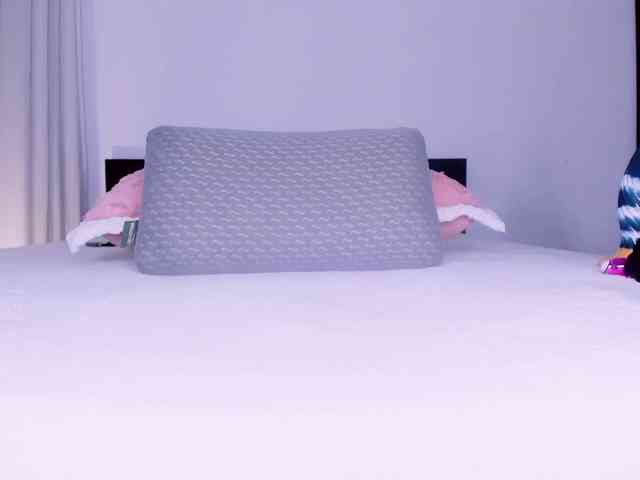 Goddessdollxo webcam