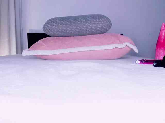 Goddessdollxo webcam