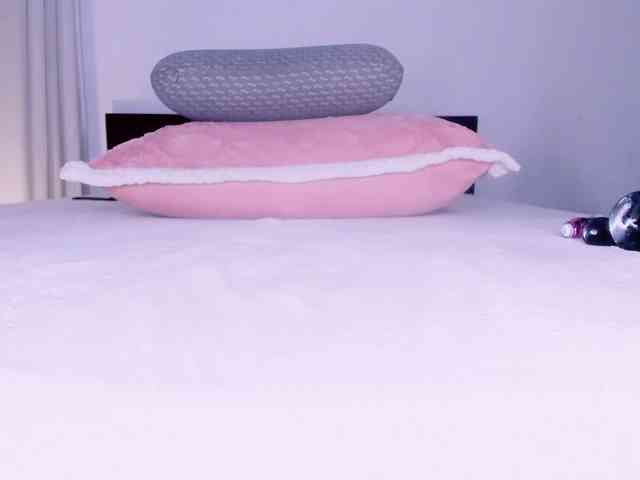 Goddessdollxo webcam