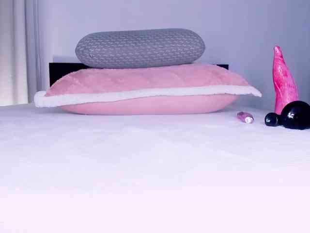 Goddessdollxo webcam