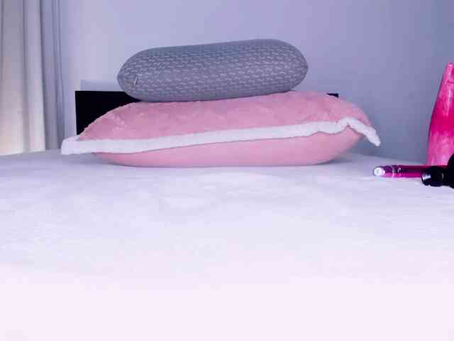 Goddessdollxo webcam