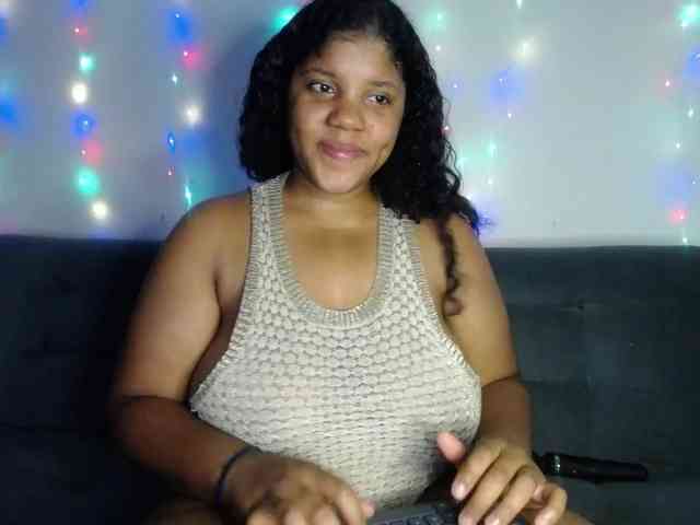 Lilyth-brown webcam