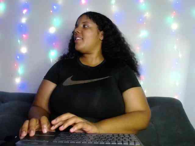 Lilyth-brown webcam