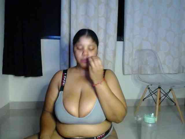 Lilyth-brown webcam