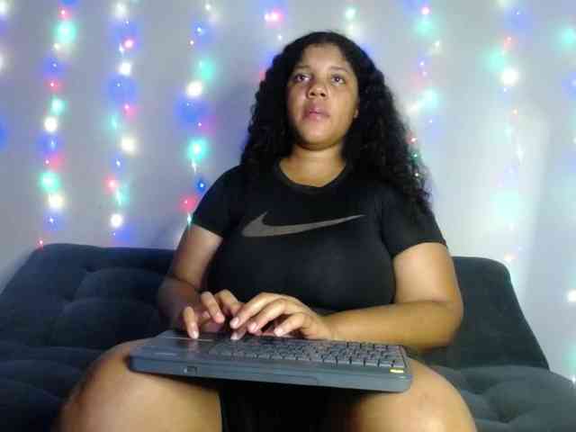 Lilyth-brown webcam
