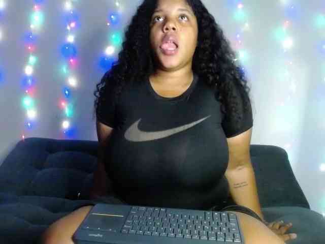 Lilyth-brown webcam