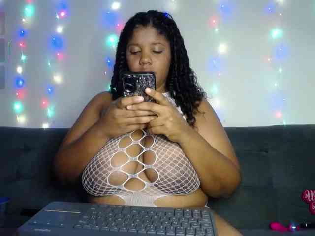 Lilyth-brown webcam