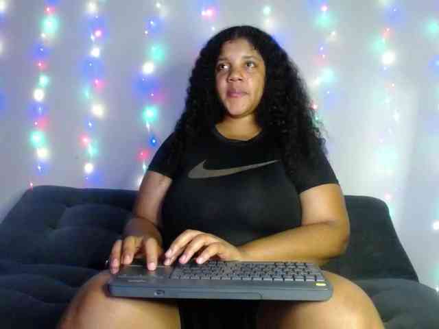 Lilyth-brown webcam