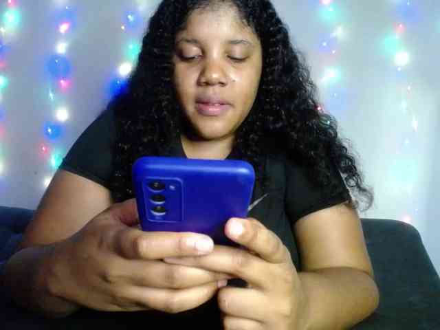 Lilyth-brown webcam