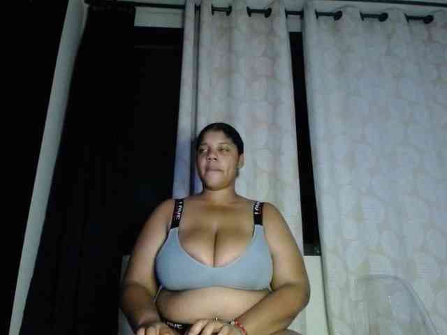 Lilyth-brown webcam