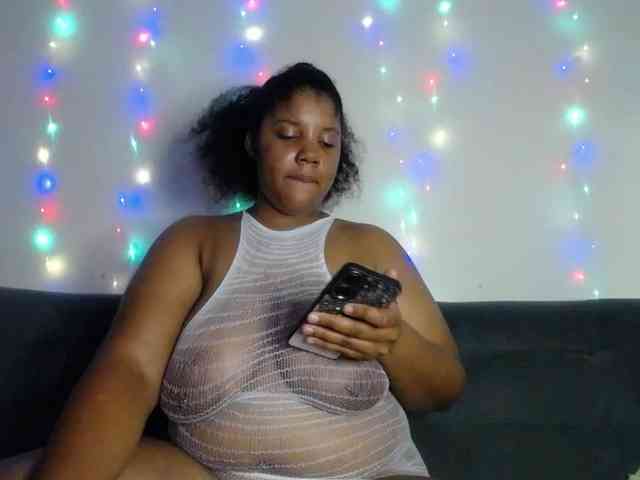 Lilyth-brown webcam