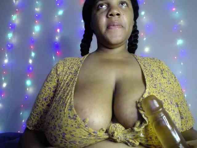 Lilyth-brown webcam