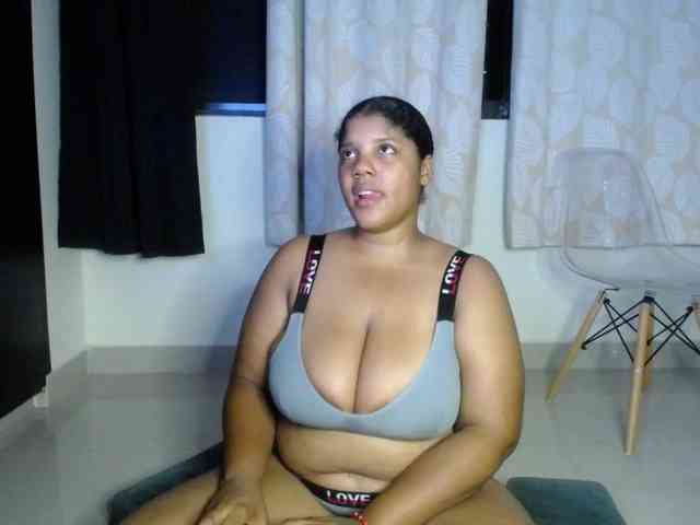 Lilyth-brown webcam