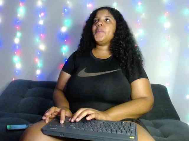 Lilyth-brown webcam