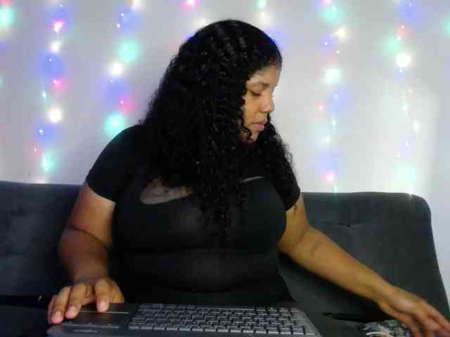 Lilyth-brown webcam