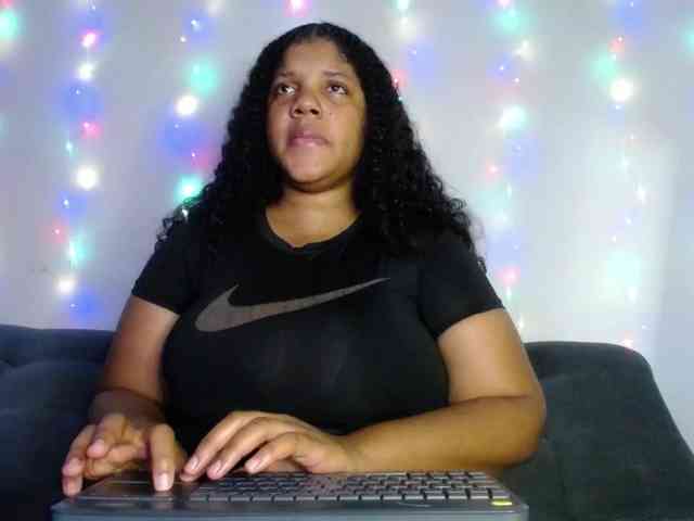 Lilyth-brown webcam