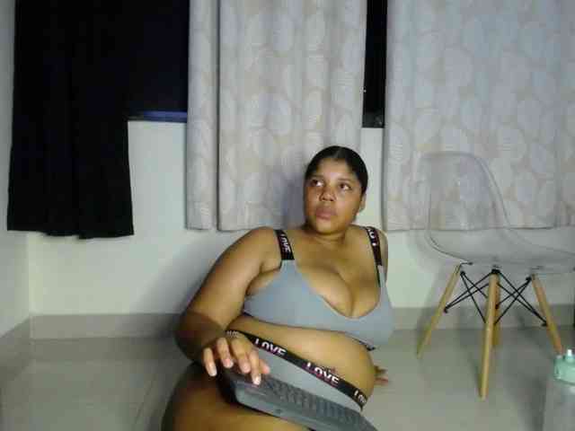 Lilyth-brown webcam