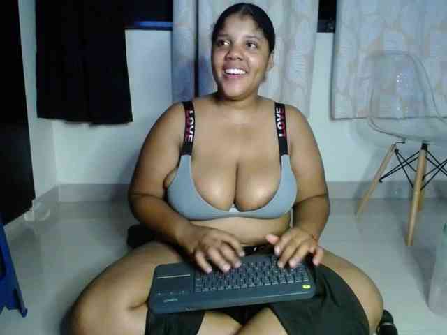 Lilyth-brown webcam
