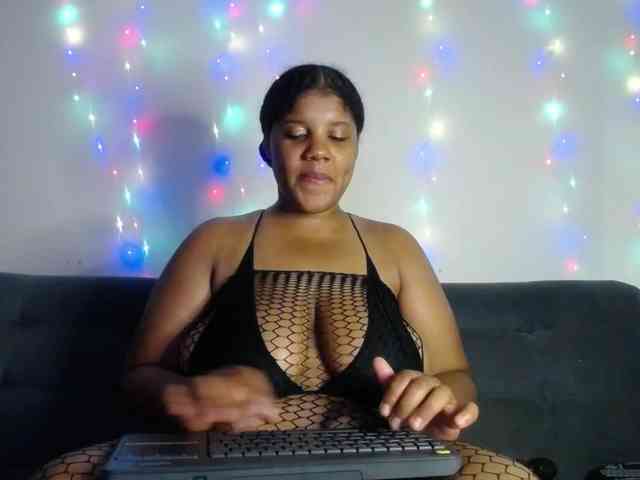 Lilyth-brown webcam