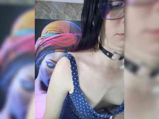 kim-edwards Live Webcam on BongaCams