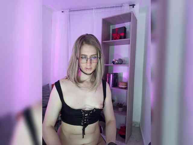 kim-edwards Live Webcam on BongaCams